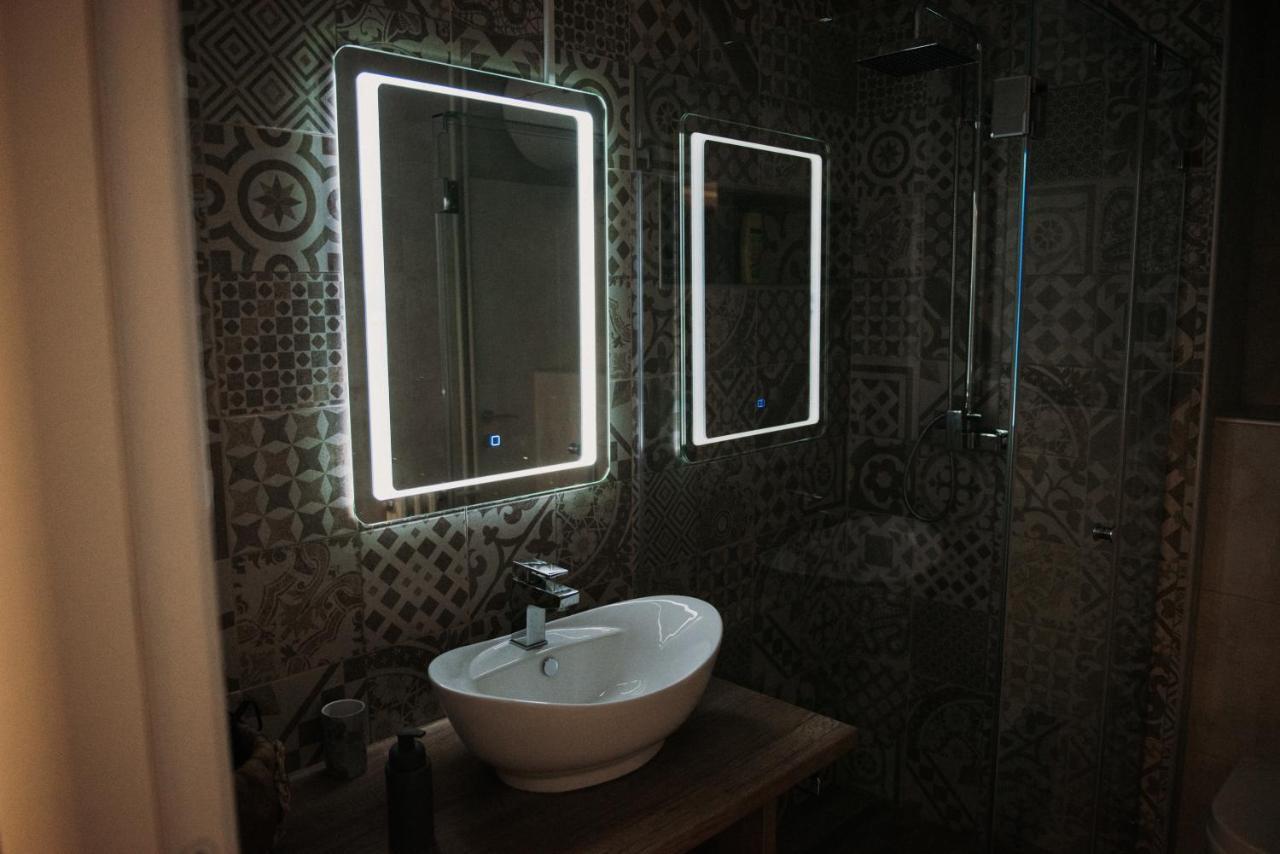 Modern Apartment Novi Sad Buitenkant foto