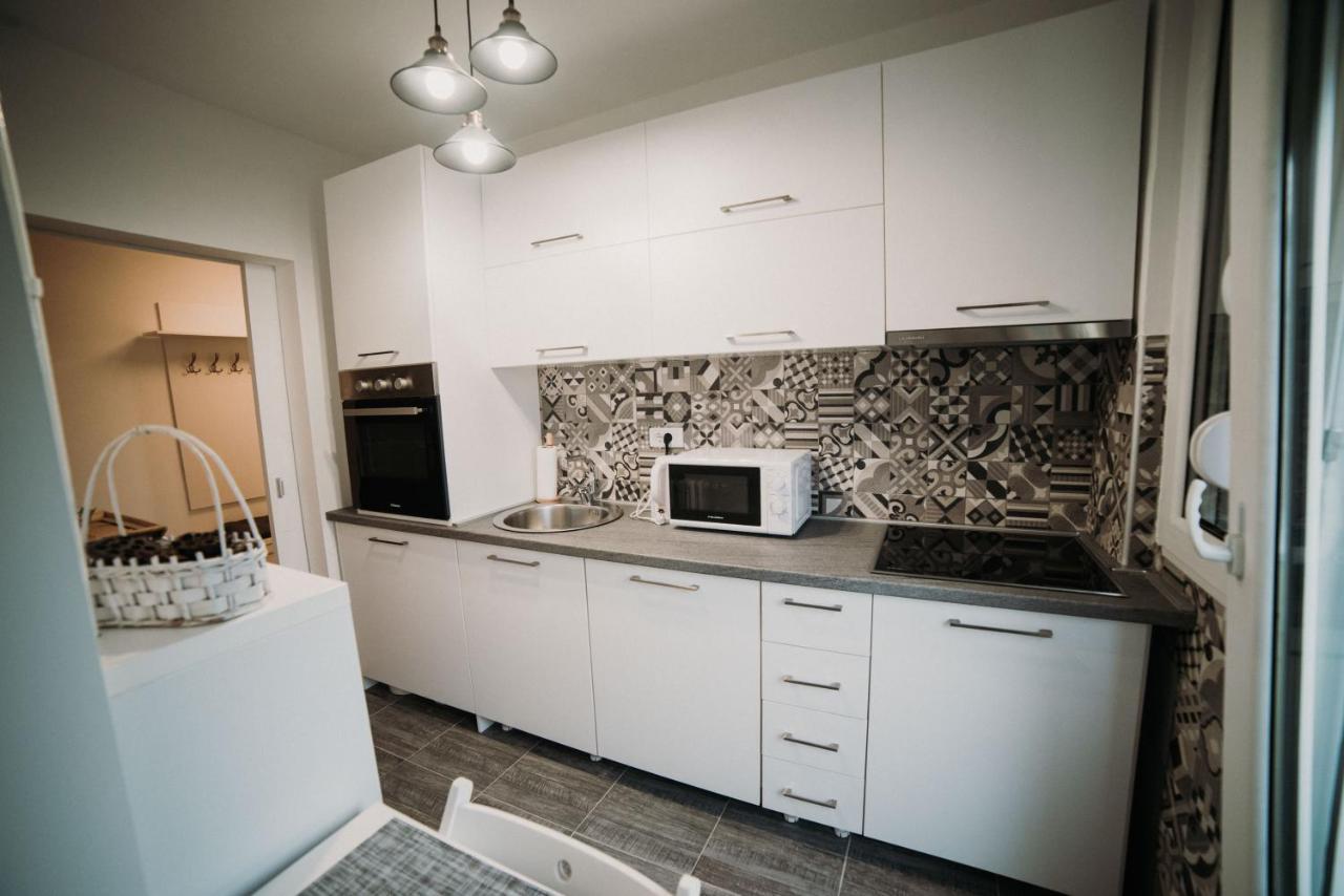 Modern Apartment Novi Sad Buitenkant foto